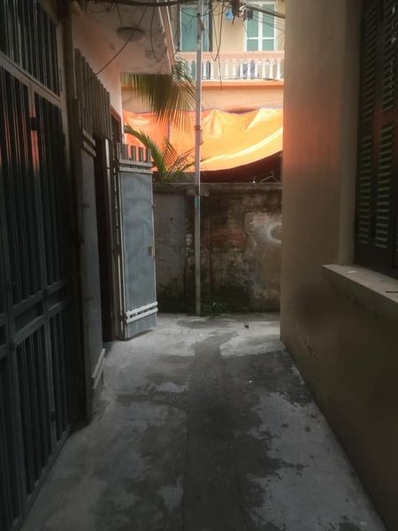 Nhà đẹp cạnh hồ Tây, tặng 100% nội thất, 30m2, 4 tầng, 2.4 tỷ!!!