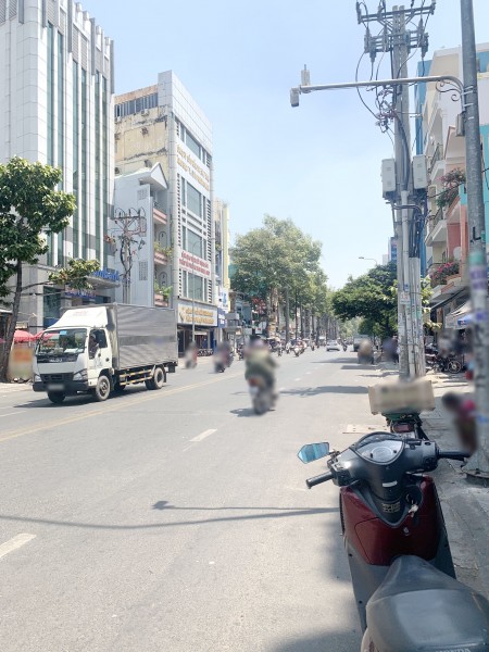 Nhà (4*20m) góc 2 mặt tiền kinh doanh Nguyễn Chí Thanh P11 Q11