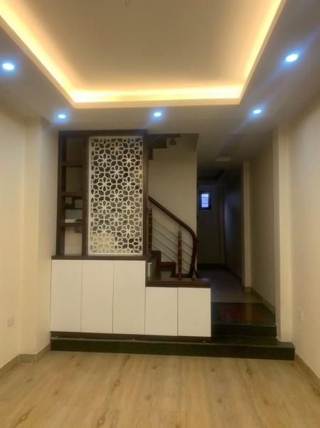 Nhà 5 tầng, nhỉnh 2 tỉ, Cổ Nhuế Ô tô đỗ cửa Kinh doanh Tốt LH Chú Khoa 0366799039