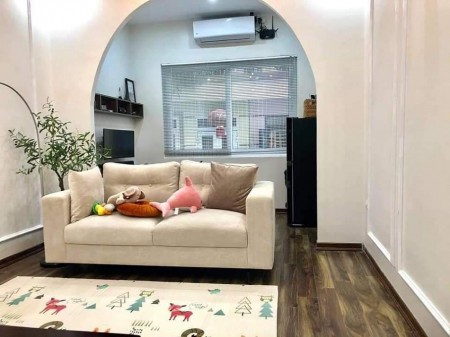 Cho thuê hoặc bán nhà phố Kim Mã DT 200 m2, 10 tầng.