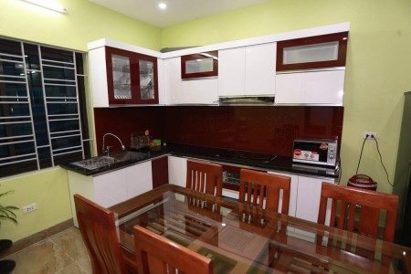 Bán nhà 3 tầng, tại Ngọc Thụy, gần cầu Long Biên, ô tô vào tận nhà.