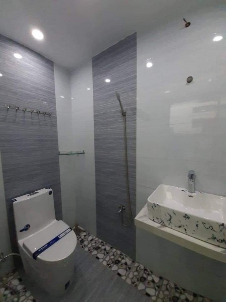 CÀN BÁN NHÀ QUẬN TÂN PHÚ GIÁ 3TY 24M2 LH:0916427080