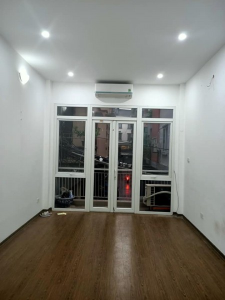 TôiBán nhanh nhà phân lô phố Nguyễn Phúc Lai DT49m2x6 tầng giá 10tỷ2