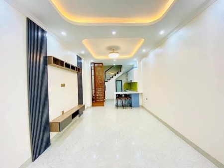 BÁN NHÀ MỚI 5 TẦNG CẦU GIẤY SIÊU ĐẸP, NỘI THẤT XỊN, Ô TÔ VÀO NHÀ, CHỈ 5.1TY
