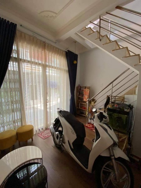 Chính chủ bán nhà Lý Thường Kiệt, 5 tầng, 20m 2, vị trí trung tâm GIÁ TỐT.
