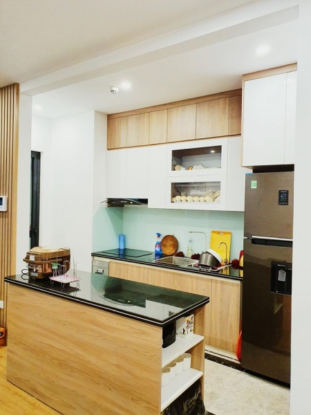 Bán gấp căn hộ full NT tòa E1, The Emerald CT8 Mỹ Đình: 2 ngủ, 81m2, giá 2.7 tỷ