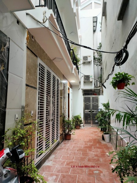 Bán nhà ngõ Giáp Bát, diện tích 32m2, 5 tầng, MT 3,9m ngõ rộng 2,7m. Giá 3,85 tỷ