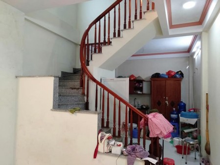 Nhà đẹp Văn Phú, Hà Đông. Ngõ rộng, Gần Phố 42M2 Giá chỉ 2.4 tỷ. LH: 0909133888
