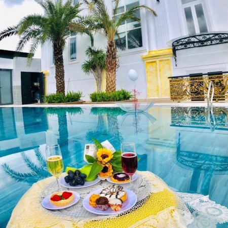 Bán khách sạn view hồ bơi siêu đẹp đường Xô Viết Nghệ Tĩnh - P7 Tp.Đà Lạt.