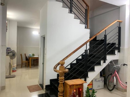 4 TẦNG HẺM XE TẢI THÔNG TRẦN BÁ GIAO DƯƠNG QUẢNG HÀM GẦN VINCOM PLAZA . 4,2 tỷ
