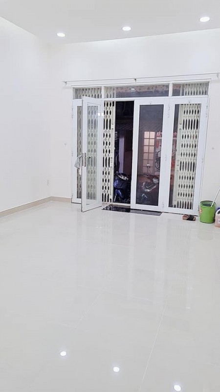 Bán nhà trung tâm Quận10 sát mặt tiền,4 tầng,45m2(4.5x11.2) chỉ 6 tỷ4