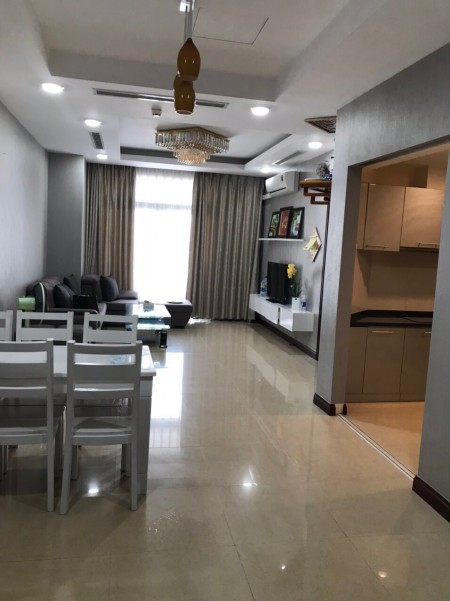 Gấp ! Bán nhanh căn hộ tại Royal City 93m2, 2PN, chỉ 3.95 tỷ. LH: 0343951063