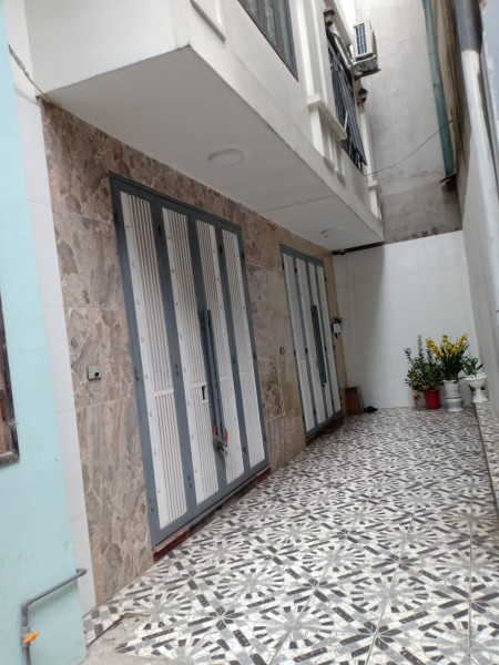 Bán nhà riêng ngõ phố 8/3, 36m2, 5T, giá hơn 3.5 tỷ