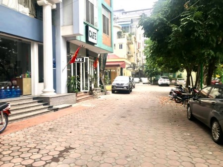 Phân lô thanh xuân LÔ GÓC 3 THOÁNG, GARA , ÔTÔ vào nhà, GẦN HỒ :lh 0868844278
