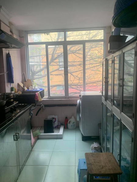 GIA ĐÌNH TÔI VỠ LỢ, CẦN BÁN NHÀ GIÁP BÁT Ô TÔ ĐỖ TRƯỚC CỬA GIÁ 2.6 TỶ