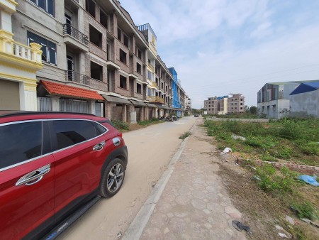 Bán 72m2 đấu giá chúc sơn cạnh khu đô thị Lộc Ninh
