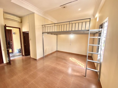 Phòng ngay ngã tư trung chánh - Gần PMQT - mới 100% gác
