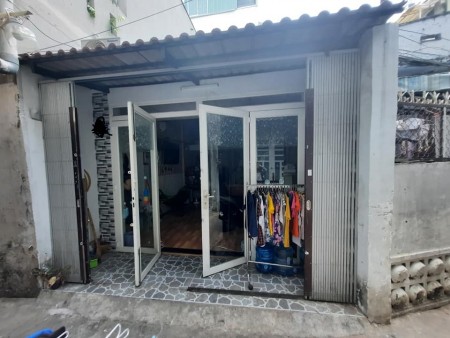 HIẾM! Ngang trên 4m ngay Hàng Xanh, chỉ 100tr/m2
