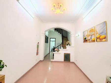 CầnBán nhanh siêu phẩm phân lô ô tô đỗ cửa phố Chùa Bộc DT 52m2 giá 6tỷ4