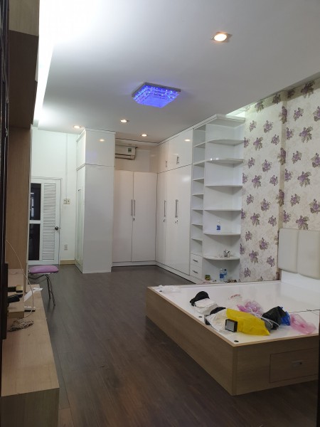 Nguyên Hồng, Phan Văn Trị, Bình Thạnh. Hẻm Xe hơi vào nhà, Gần 100m2.
