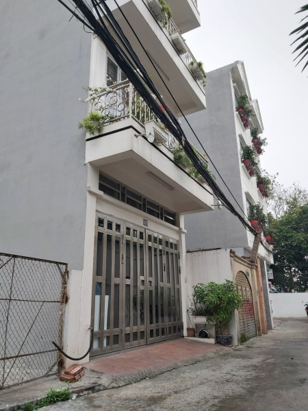 Bán nhà mặt ngõ Pháo Đài Láng, 3 tầng 35m2. Kinh doanh tốt, nhỉnh 4 tỷ