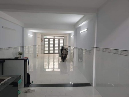 Nhà 3 phòng ngủ giá 10tr đường số 31 Tân kiểng, Quận 7