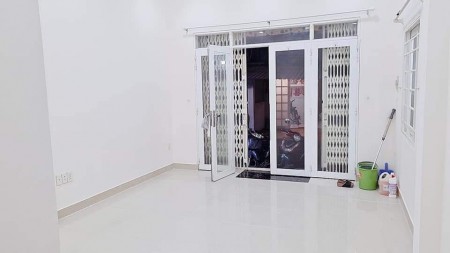 Tân Phước - Q10. Xe hơi vào nhà. Sát mặt tiền 44m2. Chỉ 6 tỷ nhỉnh