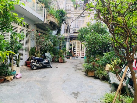 Bán gấp nhà hẻm xe hơi Hoàng Văn Thụ, Phú Nhuận, nở hậu nhẹ đẹp, 80m2, 2 tầng, 4PN.
