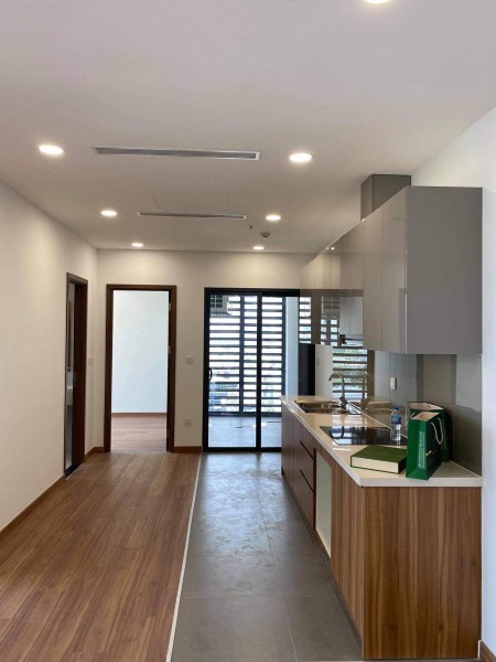 Căn hộ 3PN diện tích sử dụng 94m2 Eco Green Quận 7 nội thất cơ bản chỉ 10,5 triệu/tháng