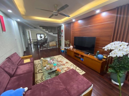 Nhà Phân Lô 2 Mặt Ngõ Mới Gara Ô tô Nội Thất Gỗ dt 65m2. Mt 4m, giá 8.5 tỷ