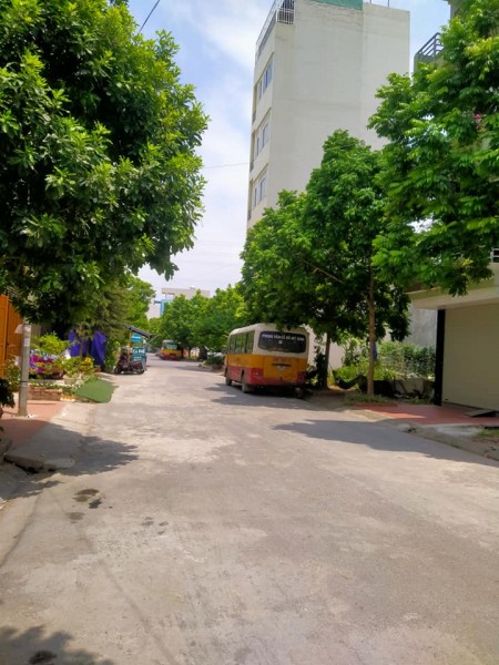 Bán Nhà Phố Lê Trọng Tấn 50 m2 4Tầng phân lô Ô Tô vào nhà 5.6 tỷ.