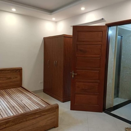 Bán nhà đường Cách mạng tháng 8 , 70m2, 5 tầng, giá chỉ 10 tỷ 500.