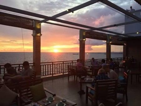 Cho thuê mặt bằng 1.000m2 mặt tiền Thùy Vân view biển 100%. P.Thắng Tam