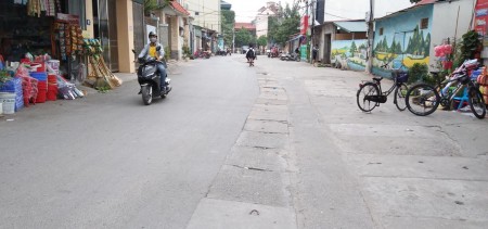 Bán đất Cầu Diễn, sổ vuông, nở hậu, cực gần Ô tô, gần hồ, DT 40m2, giá 2.2 tỷ. LH0968987854