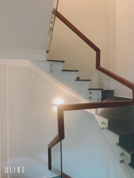 Nhà 5 tầng, Cách ngã 4 Nguyễn Văn Trỗi - Trần Huy Liệu 50m