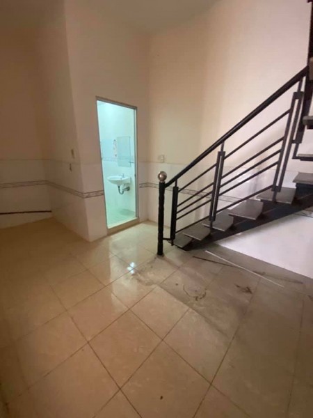 Nhà hẻm oto, 3 tầng BTCT, 3 PN gần đường Đồng Đen, quận Tân Bình, Nở hậu ĐẸP giá chỉ 4 tỷ 7.