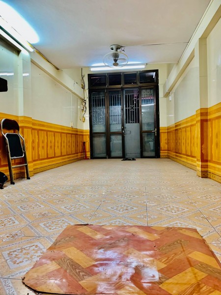 Bán nhà vị trí kinh doanh, Phố Chợ Khâm Thiên, 32m2*4T, Gía 2,9 tỷ.