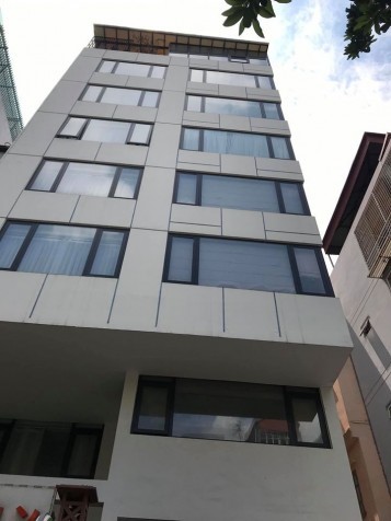 Bán gấp tòa nhà văn phòng Lạc Long Quân 9 tầng 160m2 MT 6,5m