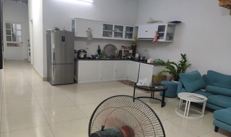 Bán nhà riêng đường Trần Xuân Soạn, Phường Tân Hưng, Quận 7, DT : 4.5x15.5 giá 7.5 tỷ, nhà 1 trệt 1 gác gồm 2 phòng ngủ.