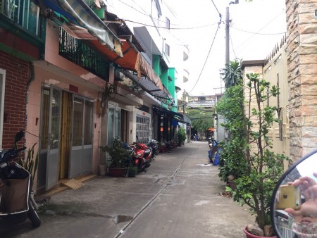 Bán Gấp Nhà Hẻm Xe Hơi 5m 168/ Lạc Long Quân, P.3, Quận 11. Giá 4,65 tỷ. DT 3,9x10m, DT:39,1m2, DT sàn:78,2m2.