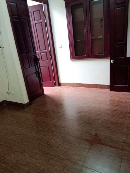 Nhà phố Đội Cấn cần bán,mặt tiền rộng, 3 tầng, 37m2, giá 3,6 tỷ