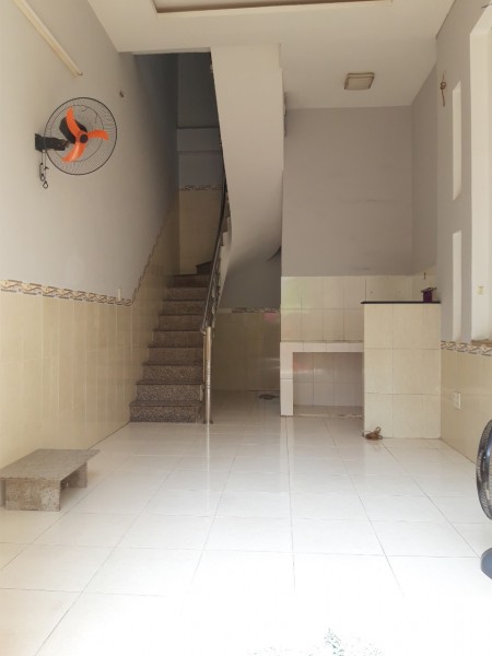 Cho thuê nhà 1 trệt 1 lầu ngay Gigamall, thủ đức