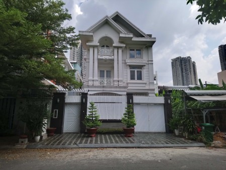 Cho thuê Biêt thự Dương văn An P. An Phú Hầm 3 lầu 450m2