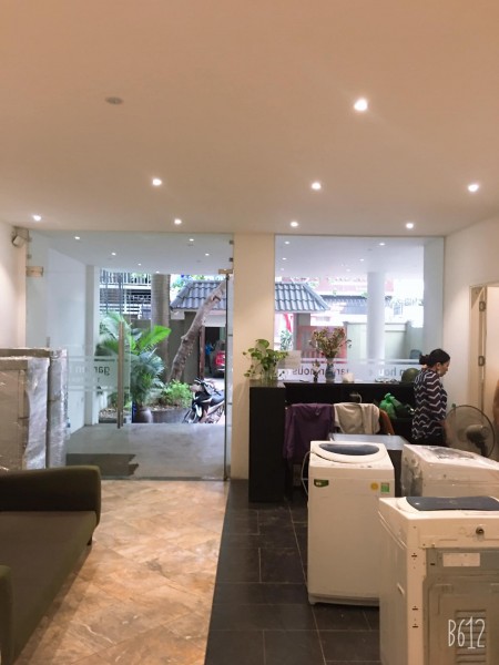 Siêu hiếm! Bán nhà mặt phố Linh Lang, Ba Đình, 210m2 x MT 8m, nhỉnh 50 tỷ.