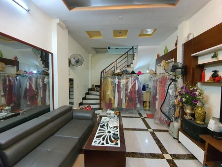 Căn duy nhất Phường Bồ Đề, 45m2x5t, giá chỉ 5,2 tỷ. Long Biên, Hà Nội. 0976005168.