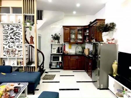Bán nhà Phố Xốm , Kinh doanh cực sầm uất,nhà 4 Tầng x MT 4m ,chỉ 2,3 tỷ
