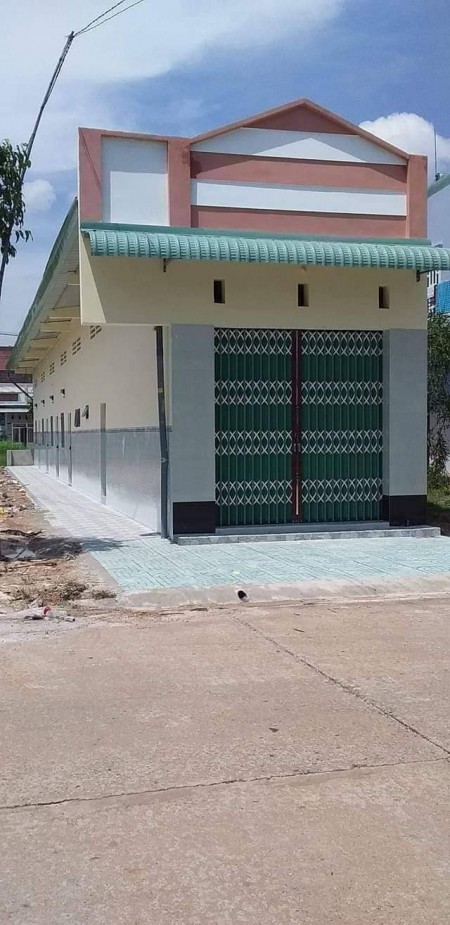 Sang lại gấp nhà trọ 150m2(5x30),7 phòng 1 kiot, MT Đường B2 16m, sát KCN , gần nhà máy VINAMILK.Dân cư đông