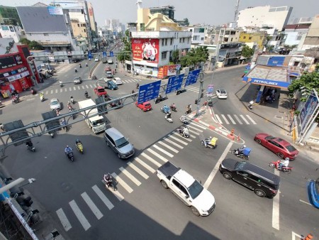 Nhà ngã tư Quận Phú Nhuận,sát mặt tiền,đầu tư KD,ngang 7m chỉ 5 tỷ 1