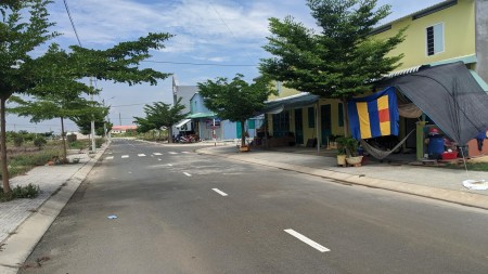 Bán Đất 80m2, SHR, thị Trấn Đức Hòa Long An