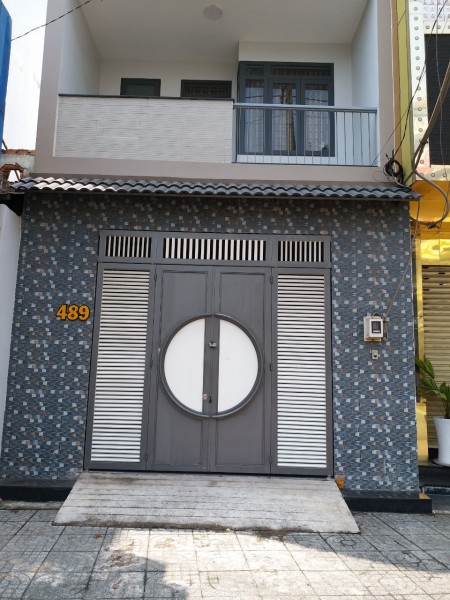 Nhà mặt tiền, Phường 4, Quận Tân Bình, mới đẹp, kinh doanh tốt, 2 tầng, 4,6 tỷ